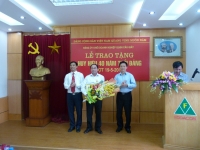 Lễ trao Huy hiệu 40 năm tuổi Đảng cho đồng chí Dương Ngọc Mạnh